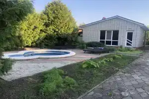 Домик у бассейна, Кореновск