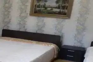 Четырёхместный номер люкс, Вардане