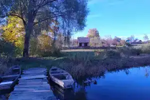 Дом у лесного озера, Пуськи