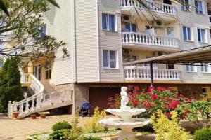 Уютная квартира с кухней и красивым ремонтом., Вардане