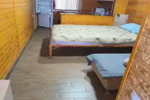 Жилье у моря!, Макопсе