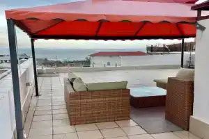 Апартамент с террасой на крыше, мангал, вид на море, Орловка