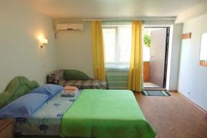 Апартамент Мята – уютное жилье в виноградном украшении на 2 этаже