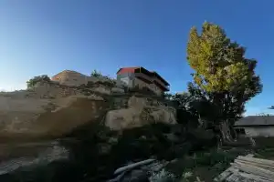 Домик с видом на горы