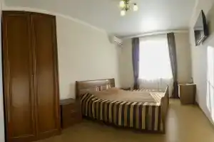 Двухместный номер с 1 кроватью улучшенный полулюкс, Краснодар