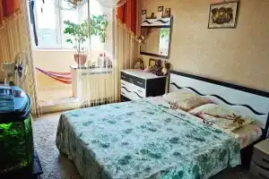 Шикарная трёшка в тихом, уютном районе возле Брестской крепости.