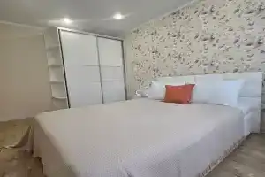 Светлая квартира рядом с центром, Тюмень