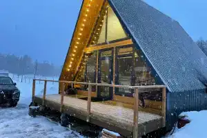 Уютный домик с видом на горы рядом с лесом, Архыз