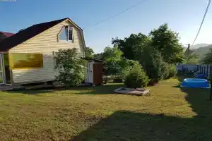 Индивидуальный домик с бассейном и парковкой, Славянка