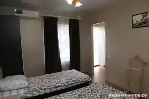 Четырёхместный номер с двухярусной кроватью