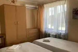 Двухместный номер с 2 отдельными кроватями стандарт с балконом и видом на горы, Сочи