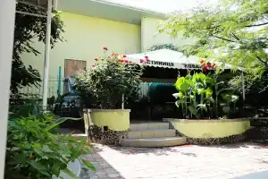 Гостиница «Замок Алины», Приветное