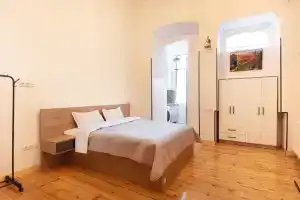 Apartment in old Tbilisi, Тбилиси