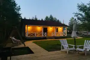 Коттедж в стиле Прованс с видом на лес
