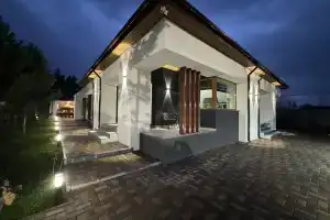 Загородная вилла в лесу