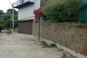 Домик в ущелье