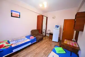 Номер 4 х местный с отдельным входом и кухней на 2 номера, Лазаревское