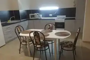 Квартира в новом доме с охраняемой стоянкой