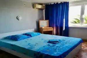 Уютный номер с видом на море на первой линии, Лазаревское