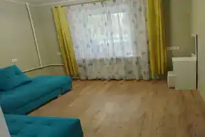 Уютная двухкомнатная квартира рядом с набережной Волги и пляжем, Самара
