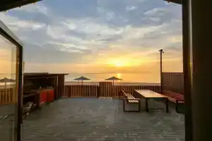Коттедж с видом на море, Первомайское