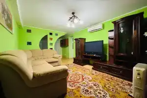 Уютная квартира Восточные квартала, Луганск