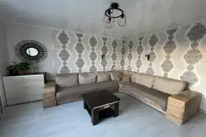 Просторная двушка в зеленом районе