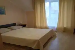 Комната, Новомихайловский
