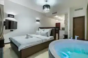 Jacuzzi 10 floor 48, Москва
