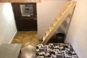 Двухуровневая комната в знаменитом Доме Бажанова