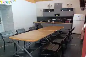 Уютный дом у озера