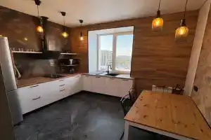 Квартира с видом на колесо обозрения, Омск