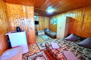 Трехместный номер (правый) с общим балконом, Голубицкая