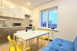 Рядом ТЦ Kazan Mall и туристский центр