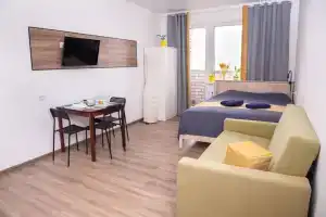 Квартиры посуточно на Крайнова 4