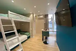 Апартаменты SochiHome с тёплым бассейном семейные, Сочи