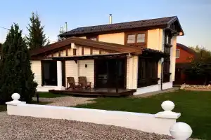 Частный дом с русской баней и бассейном