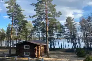 Гостевой дом на берегу озера в Сосновом Бору