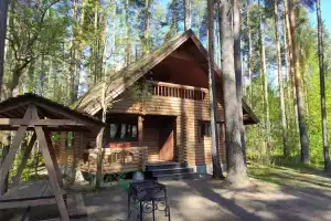 Уютный коттедж в сосновом лесу на берегу Суходольского озера