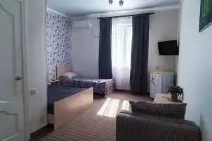 Номер с видом на море на втором этаже, Геленджик
