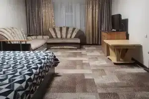 Двухкомнатная квартира в самом центре, рядом с площадью и Ледовой ареной