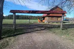 Дом с баней в лесу