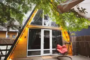 A‑фрейм с панорамами, джакузи и горячим чаном, Каменномостский