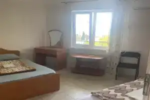 Семейный номер с общей ванной комнатой, Лоо