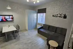 Дом на Юлаева 9, Зеленая Поляна