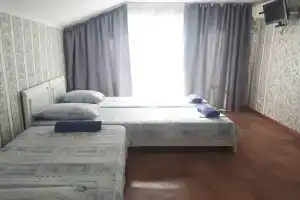 Трехместный номер стандарт с видом на море, Береговое