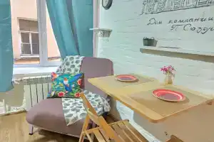 Двухуровневая студия для 3 гостей с общей ванной комнатой и кухней, Санкт-Петербург