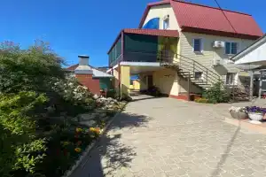 Номер с собственной кухней, Голубицкая