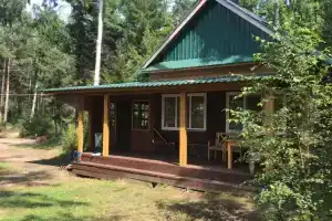 Дом в лесу на берегу Байкала в Катково
