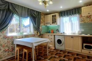 Апартаменты в доме коттеджного типа у монастыря